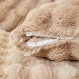 Housse coussin Beige Camel - 1 pièce - Housses de coussin Luxe en Fausse Fourrure Molletonnée La Maison des Housses